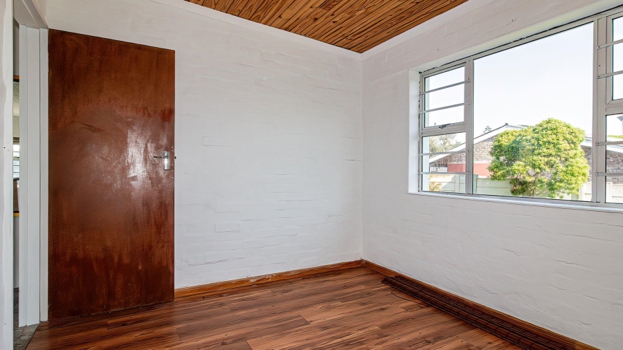 4 Bedroom Property for Sale in De Kelders Western Cape
